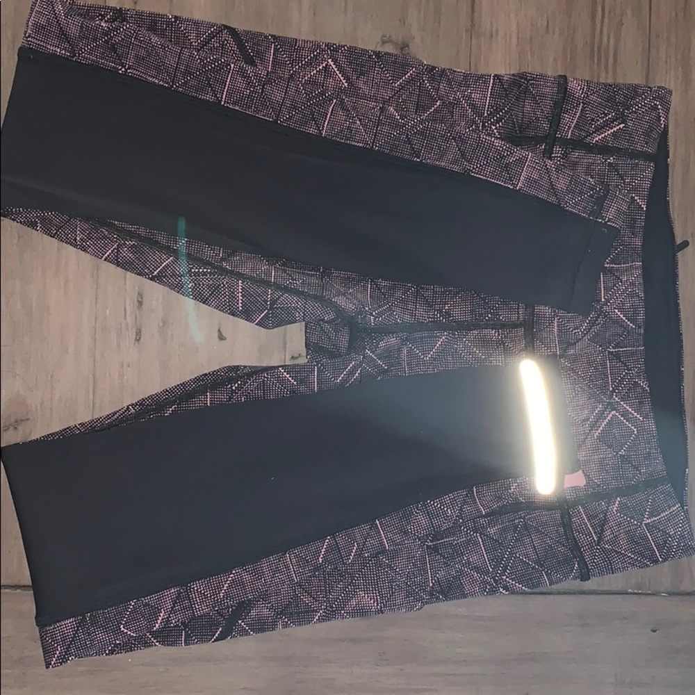 Lululemon size 6